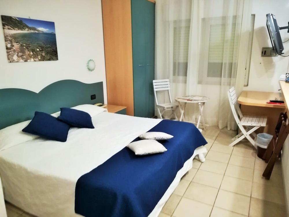 Hotel La Caletta Порто-Санто-Стефано Екстер'єр фото